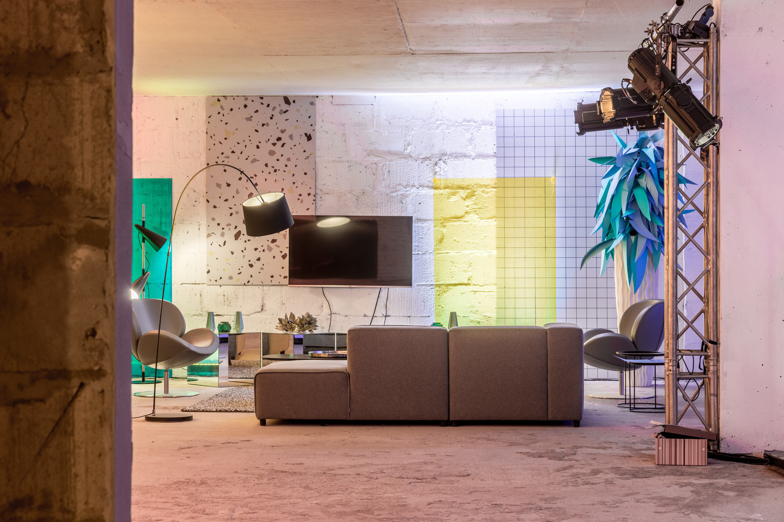 Интерьеры иммерсивного спектакля, дизайнер Саяна Максанова, kovalishin.ru