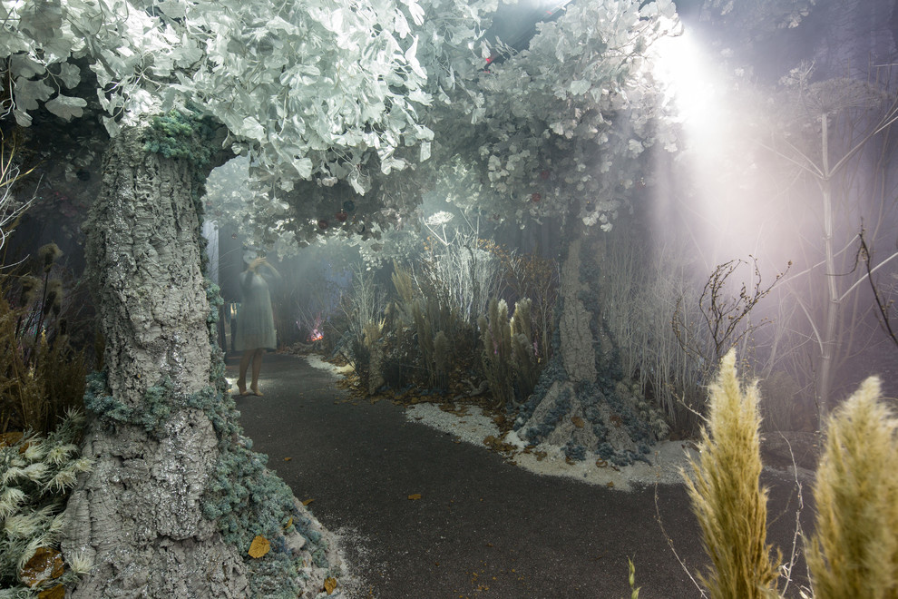 Выставка Nina Ricci, декоратор Саяна Максанова