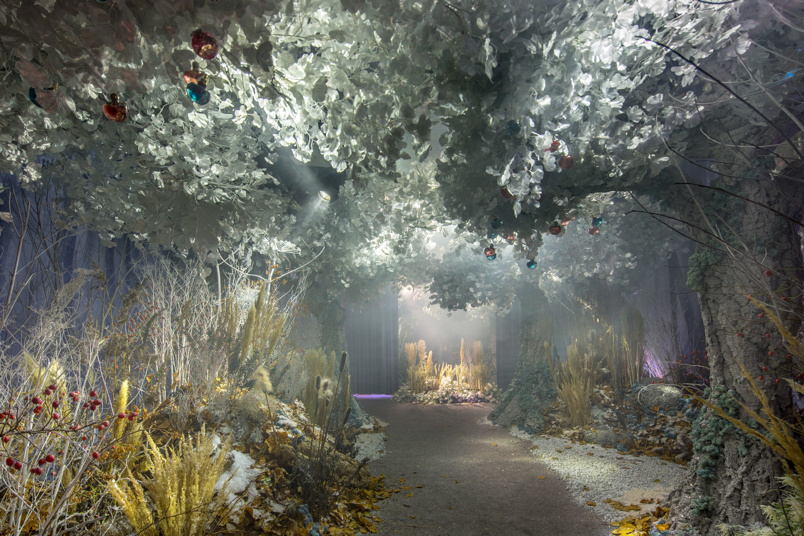 Выставка Nina Ricci, декоратор Саяна Максанова