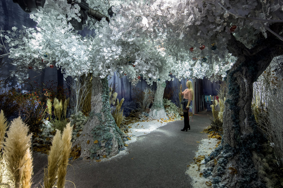 Выставка Nina Ricci, декоратор Саяна Максанова