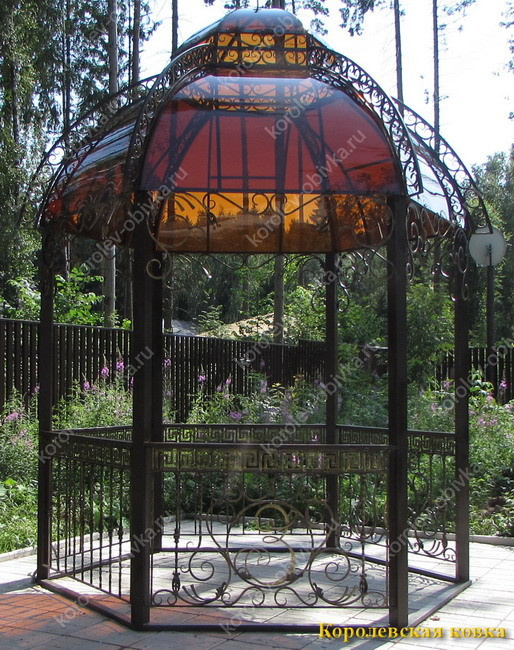 Кованая беседка в сад