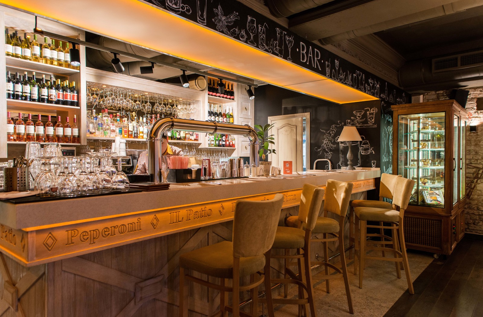 The interior design of the restaurant "IL Патио" in Moscow