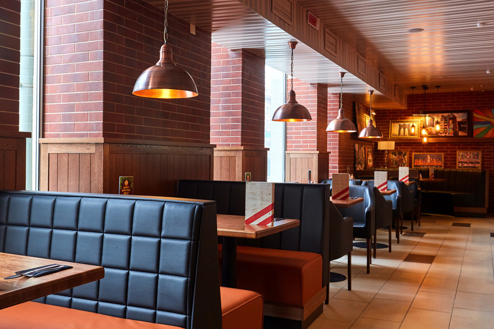 The interior design of the restaurant TGI Friday's in Minsk