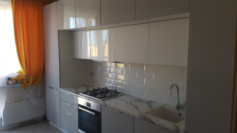 Кухня цвета металлик