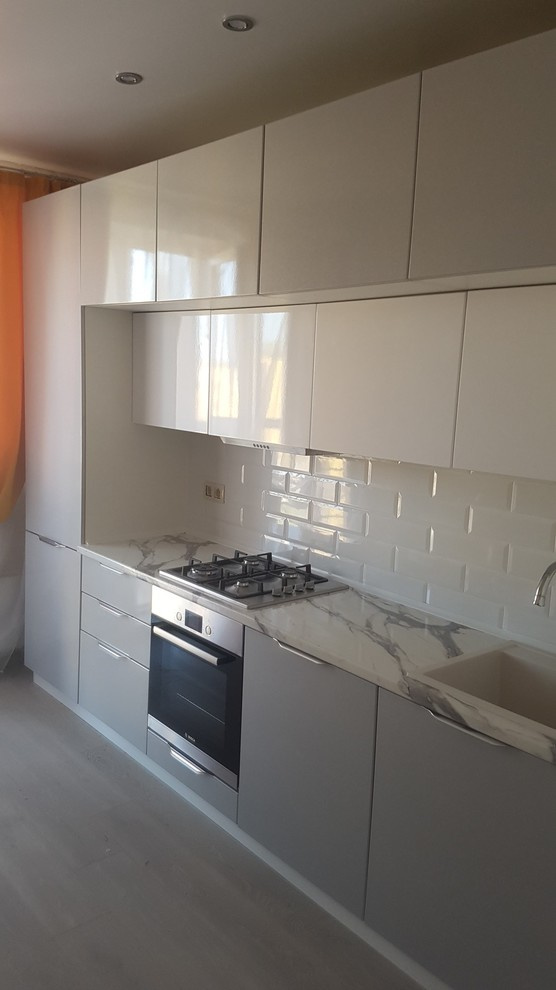 Кухня цвета металлик