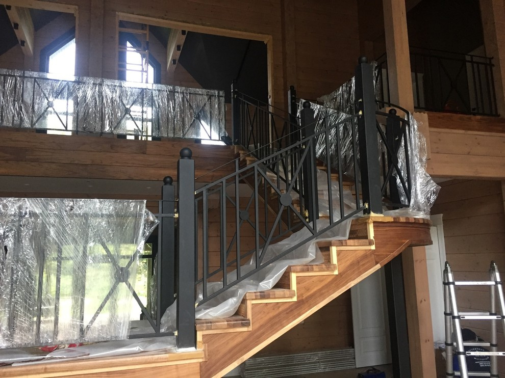 Обложка проекта: Лестница в загородный дом