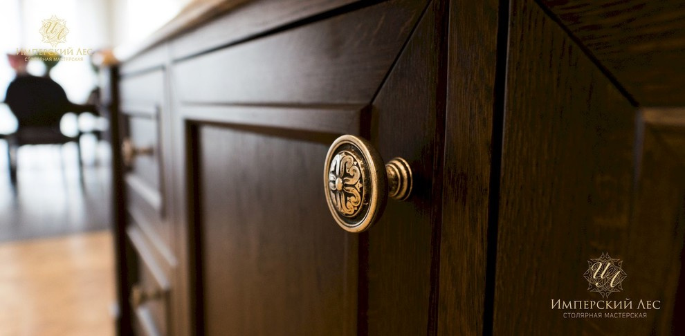 Кухня из натурального дерева в частном доме