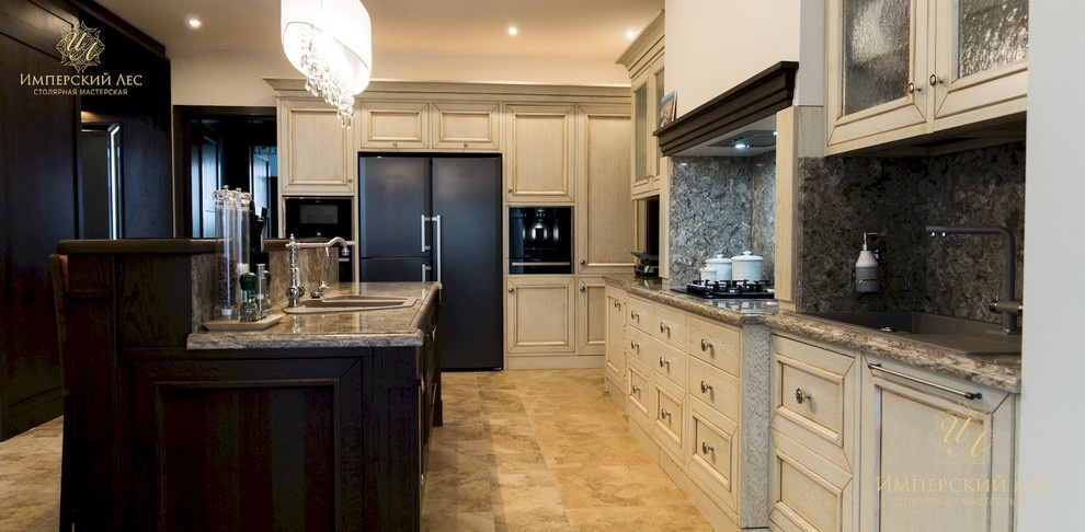 Кухня из натурального дерева в частном доме