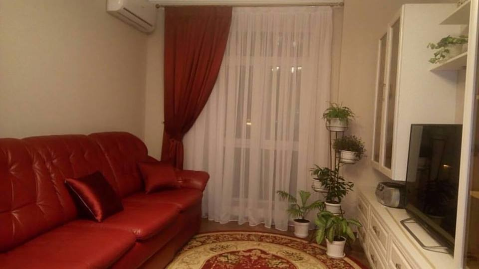 Обложка проекта: Яркие акценты на шторы