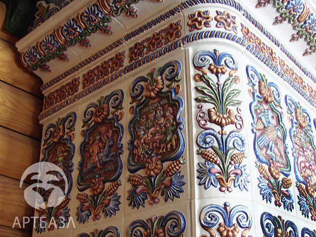 Изразцовый камин "Золотые Ключи"