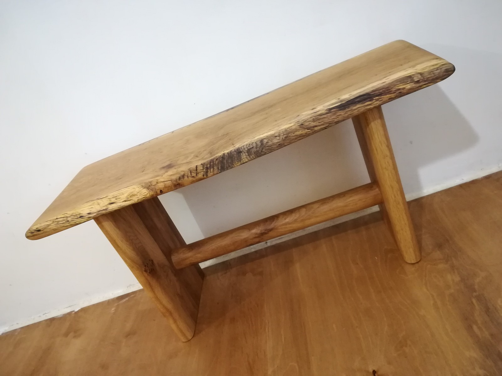 Мебель из цельного дерева