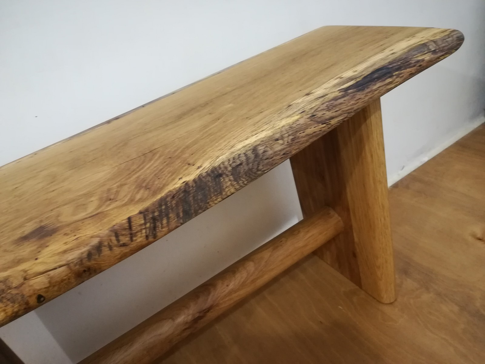 Мебель из цельного дерева