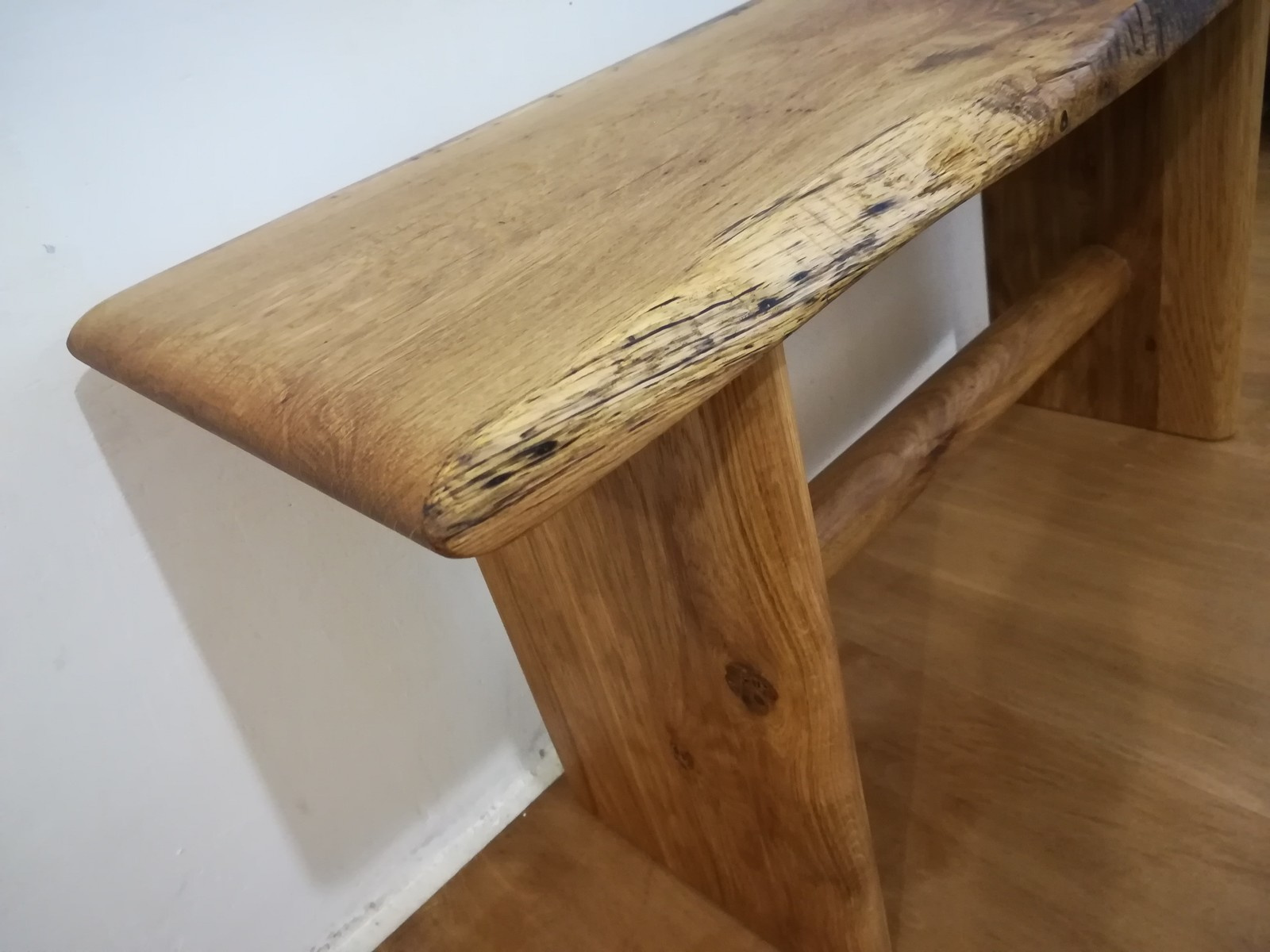 Мебель из цельного дерева