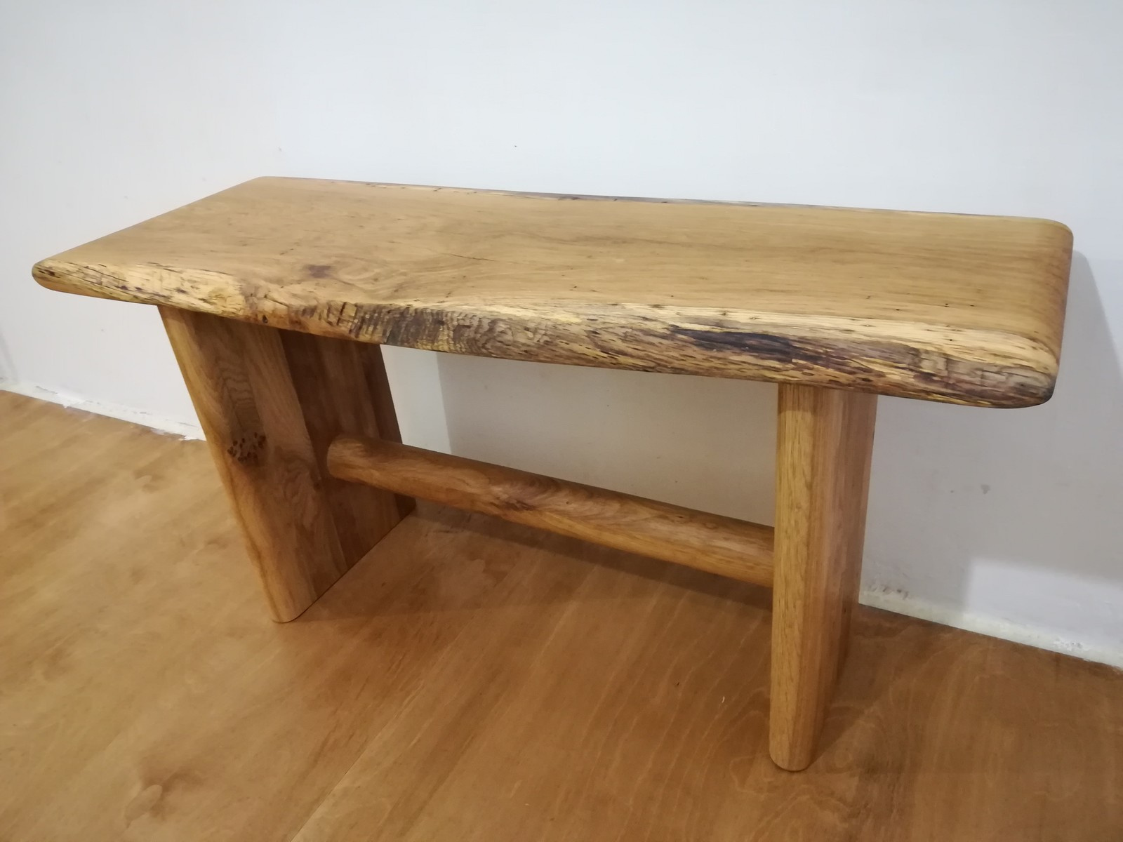 Мебель из цельного дерева