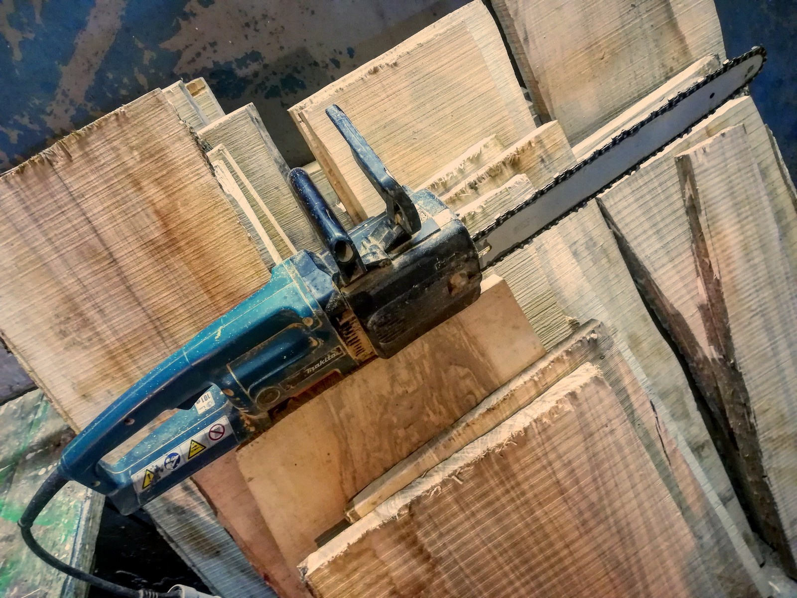 Мебель из цельного дерева