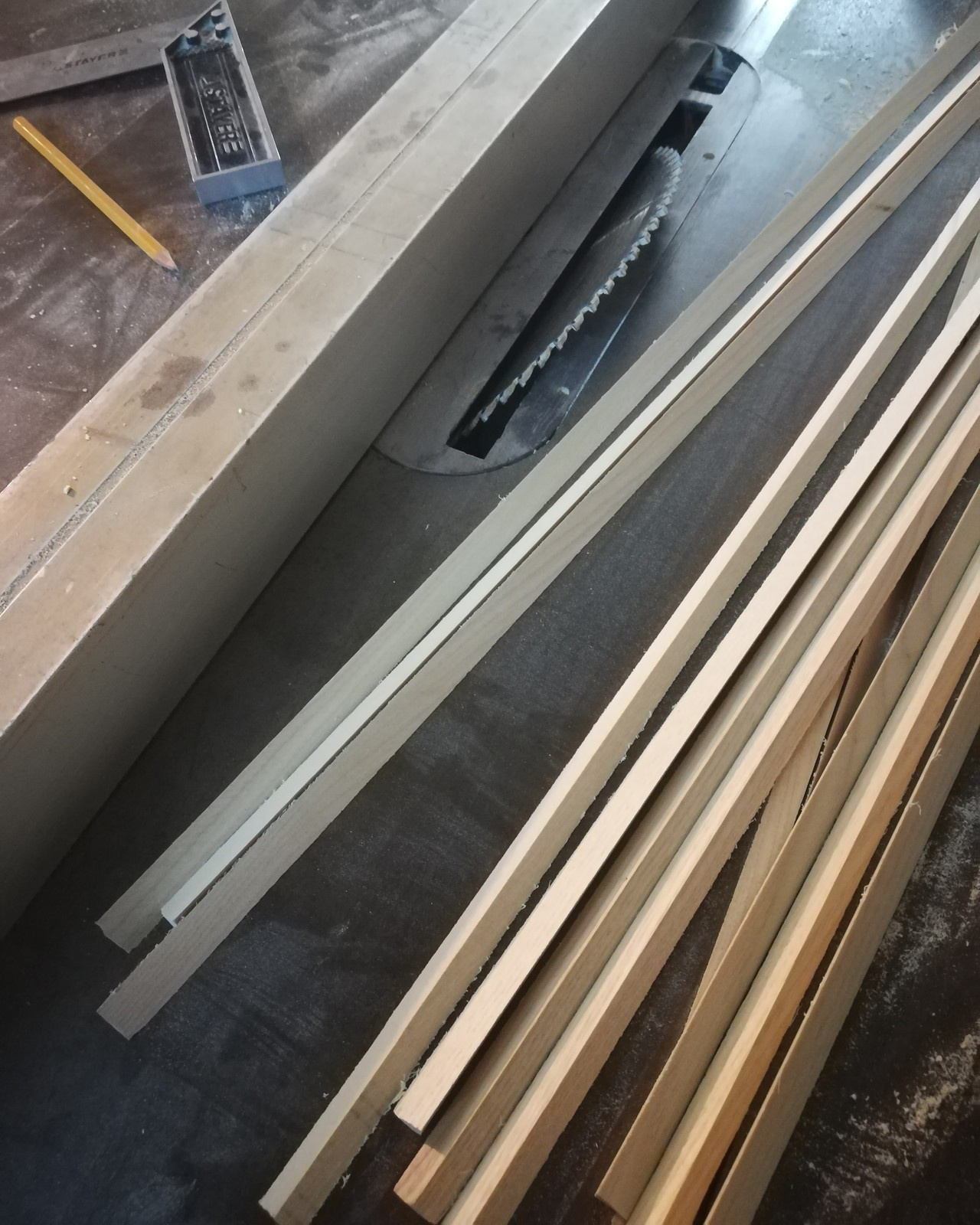 Мебель из цельного дерева