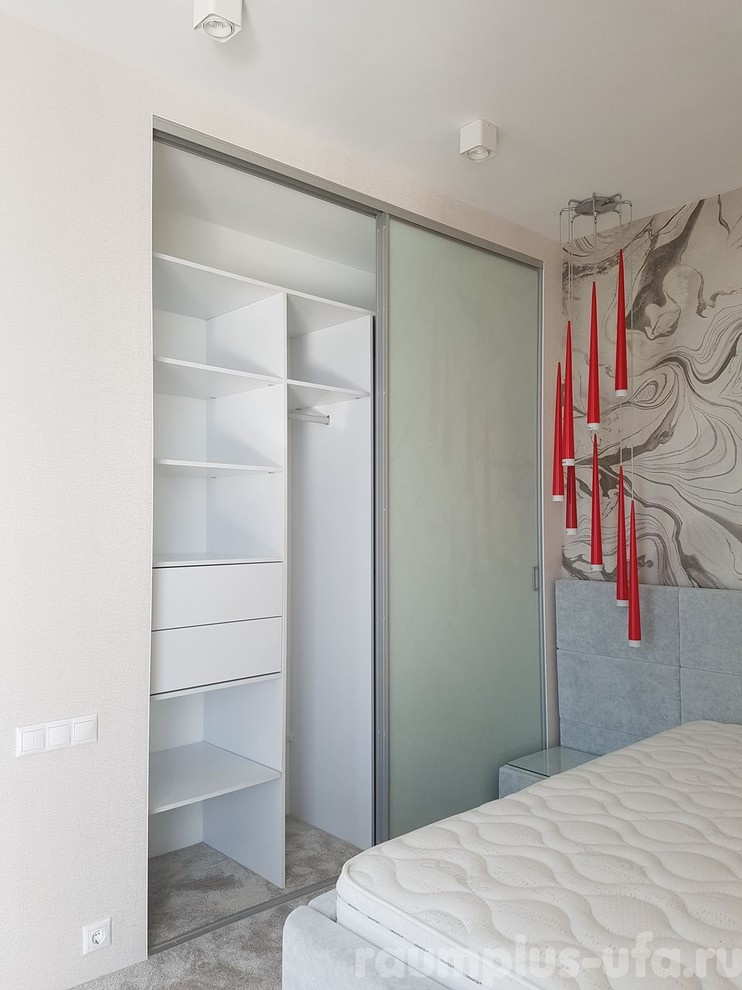 Шкаф купе с узким профилем