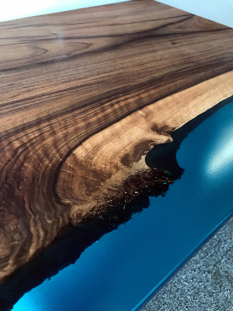 Cтол из слэба английского дуба, в сочитании с эпоксидной смолой
