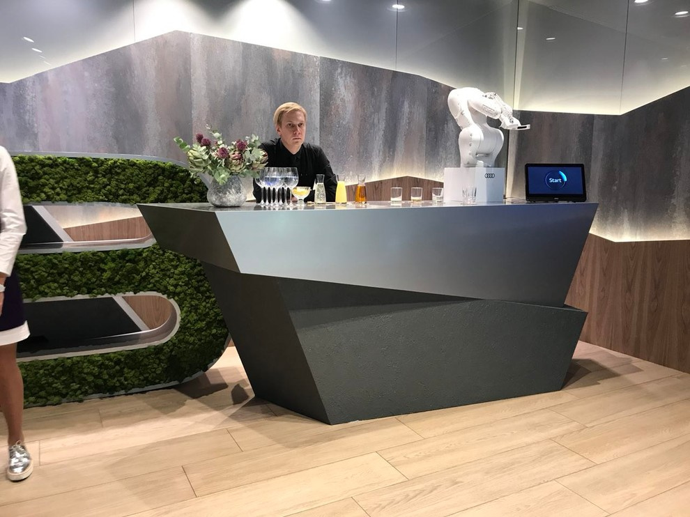 Шоу рум AUDI на Никольской