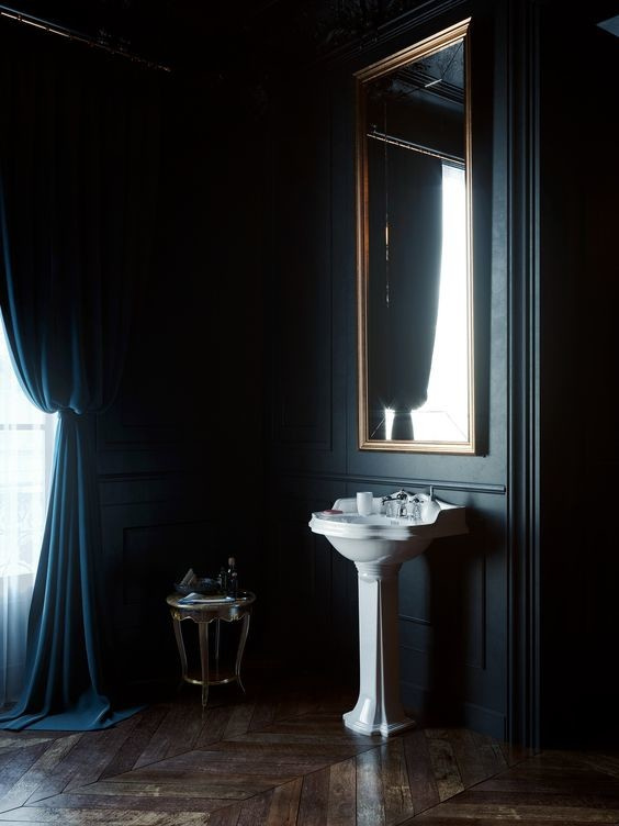 Palace Classic Dark Interior