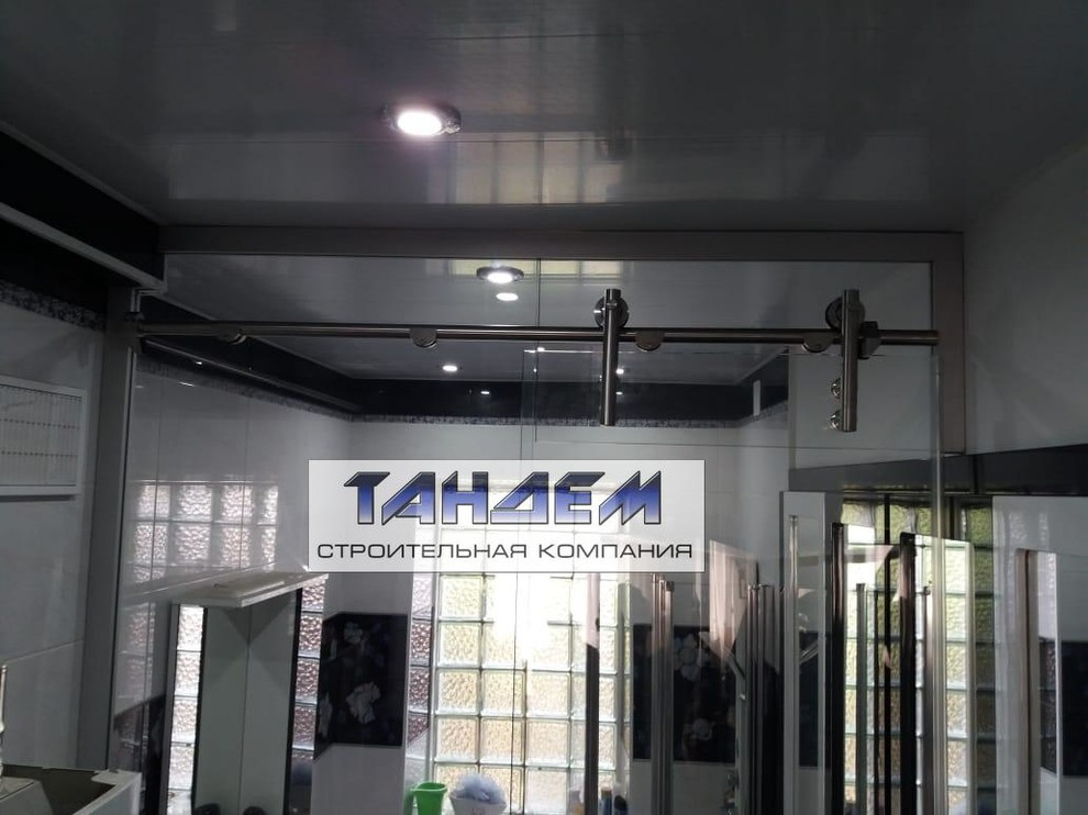 Изготовление и установка Цельностеклянной перегородки Tandem-Кристалл с откатной