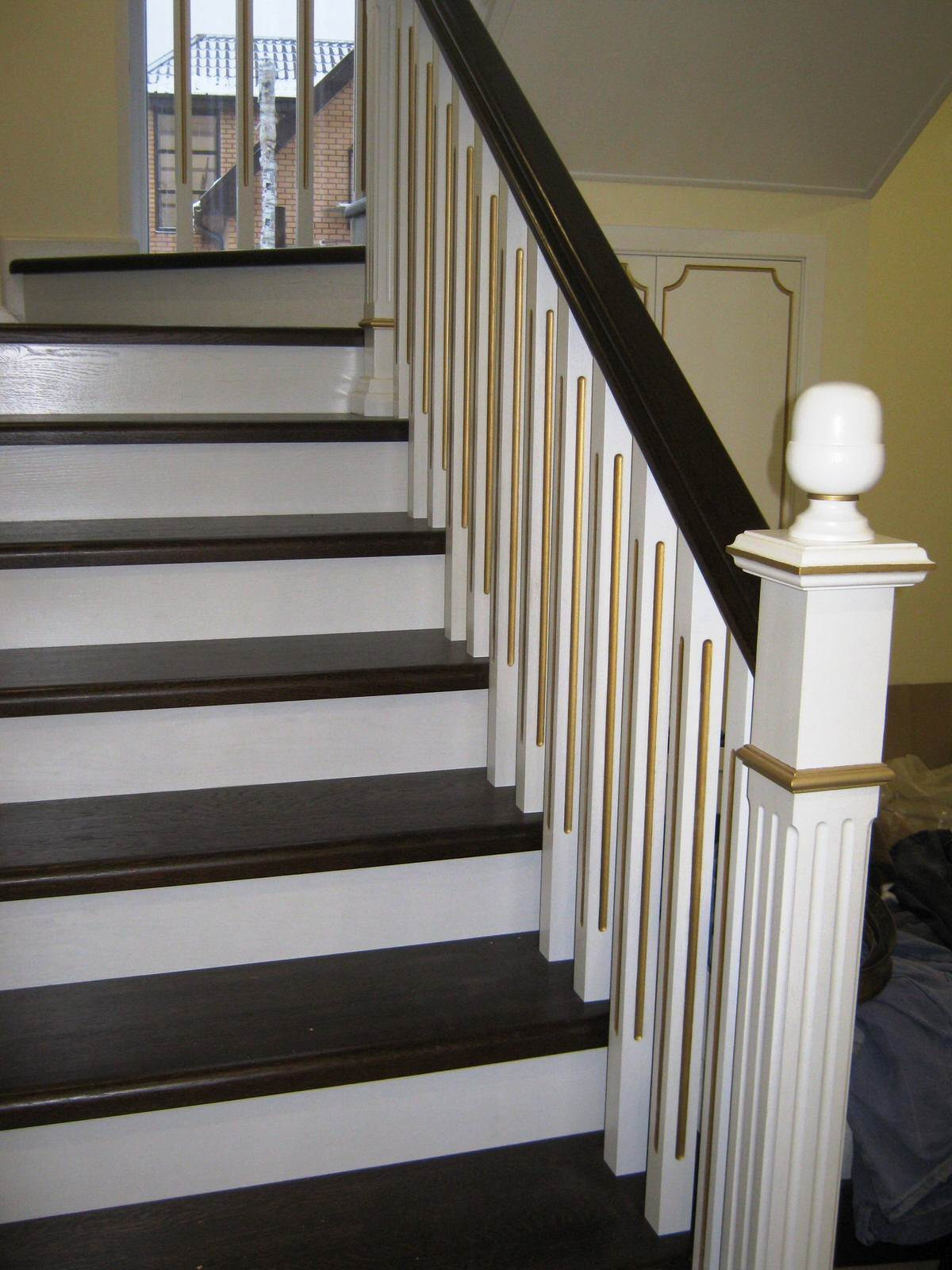 1/8 Лестница на металлокаркасе двухцветная