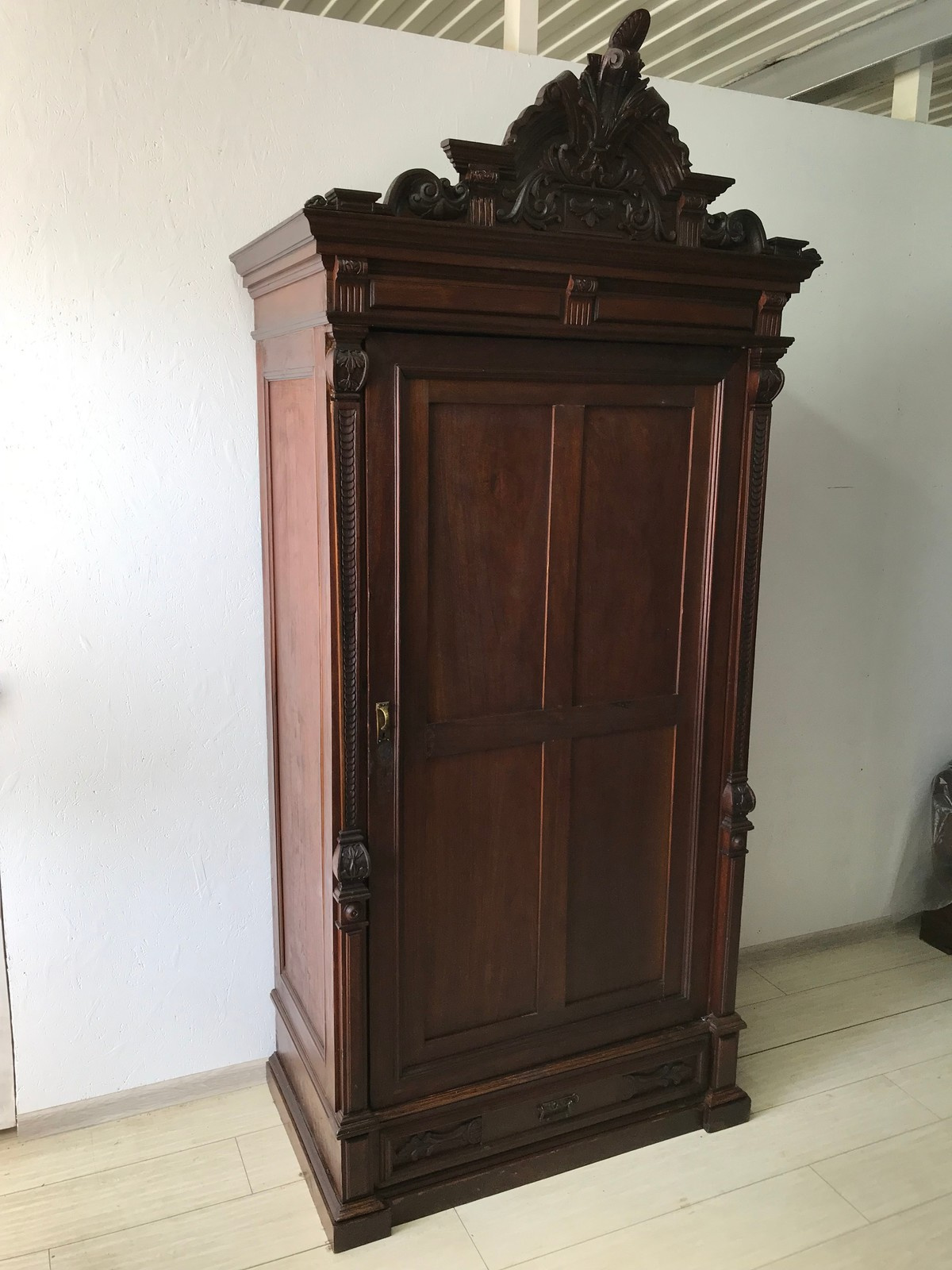 Мастерская "КРАКЕЛЮР" Антикварная мебель