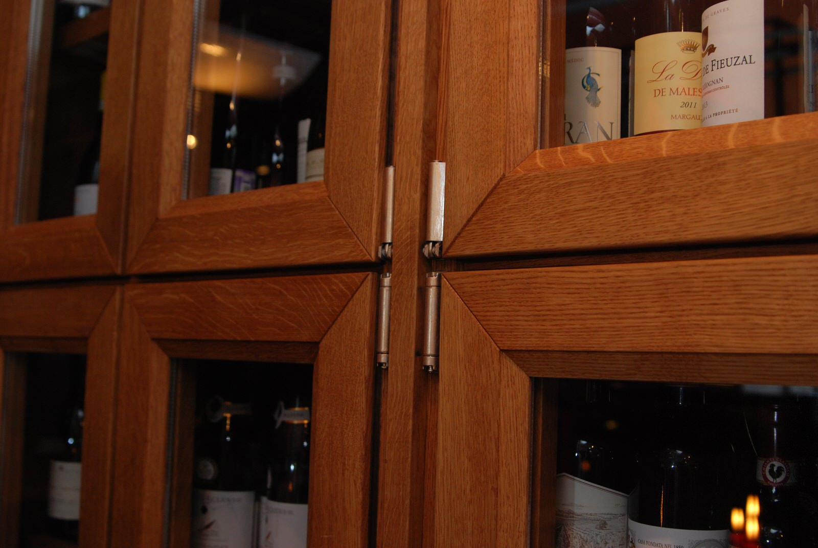 Винный шкаф в винном баре "Номер 15"