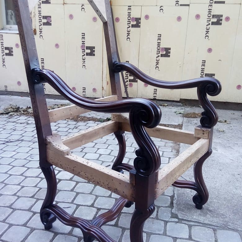 Реставрация и покраска стульев