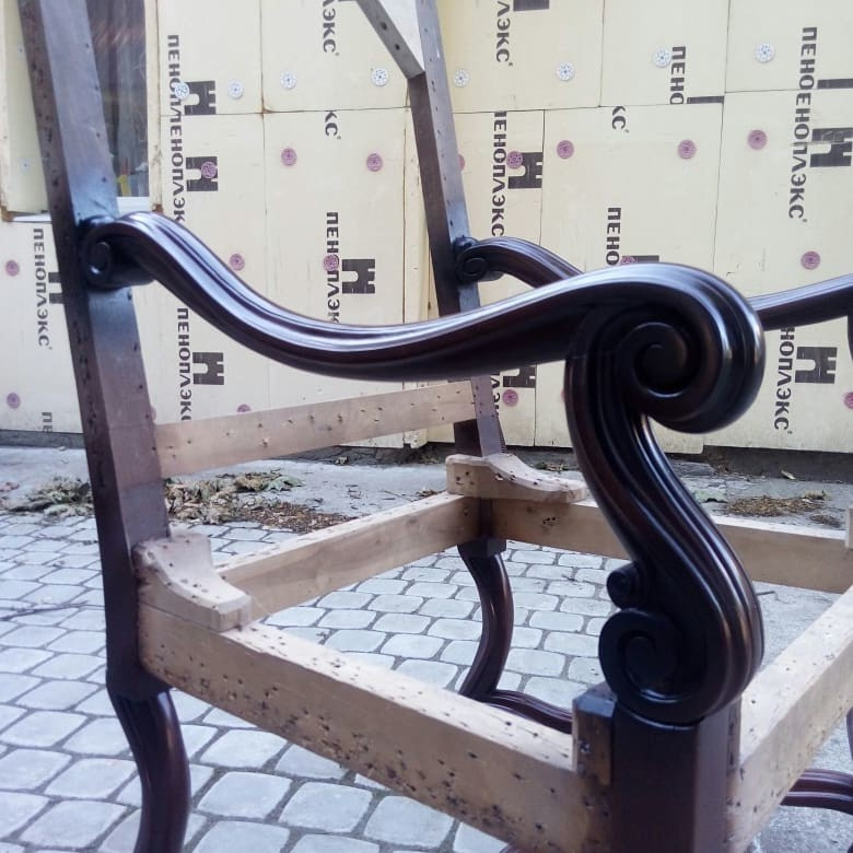 Реставрация и покраска стульев