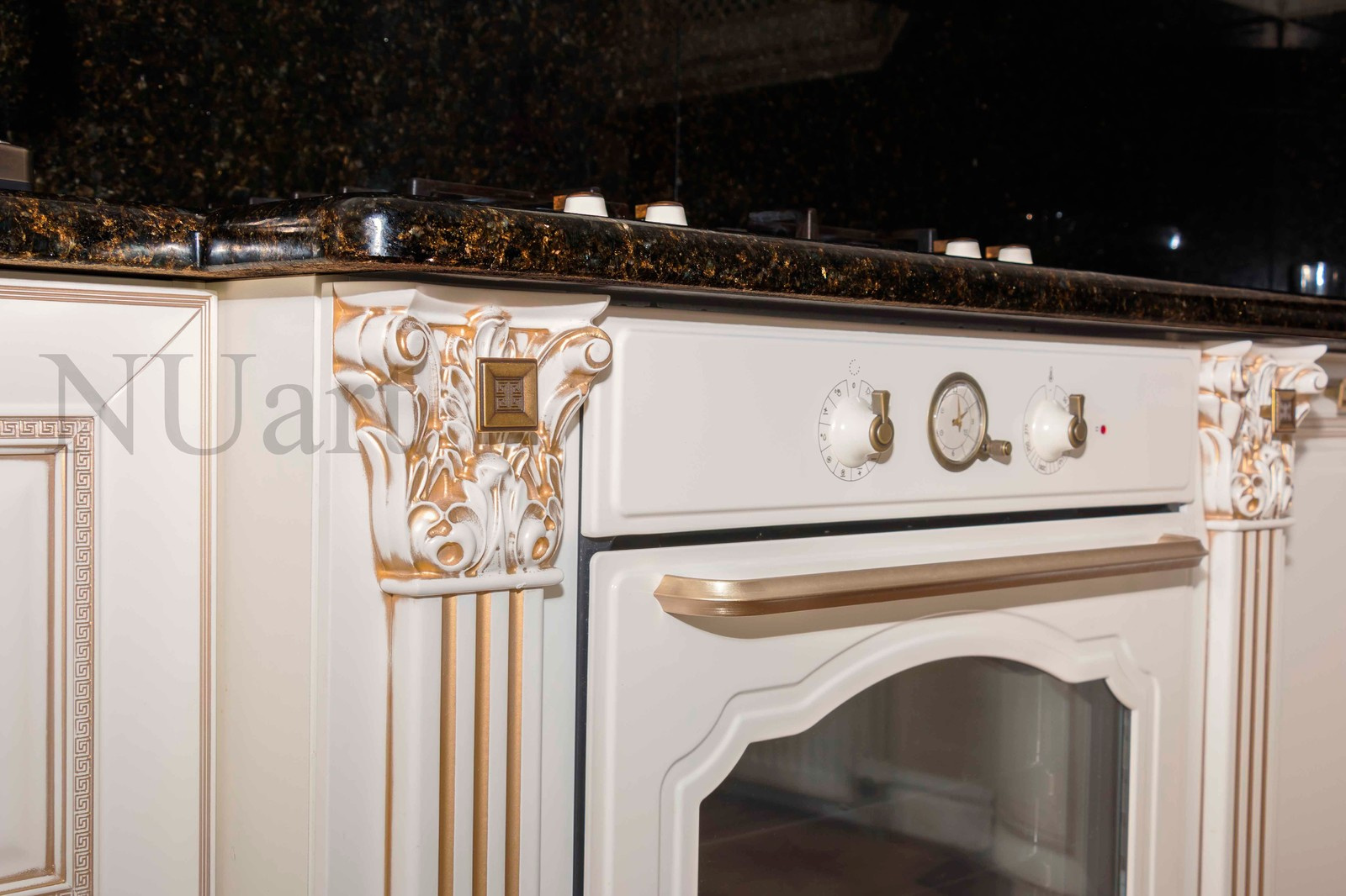 Кухня в стиле Барокко для частного дома