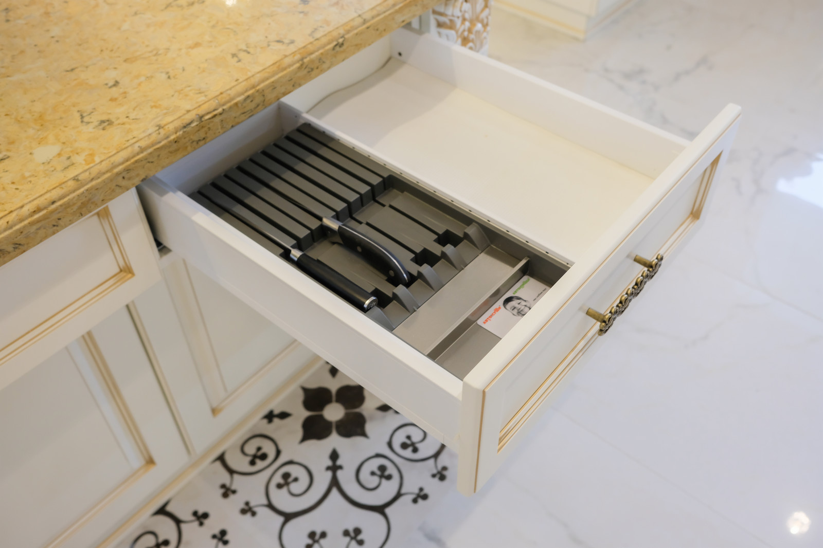 Традиционная итальянская классика в большой квартире