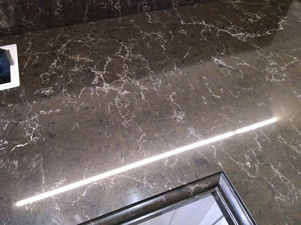 Столешница из кварцевого камня