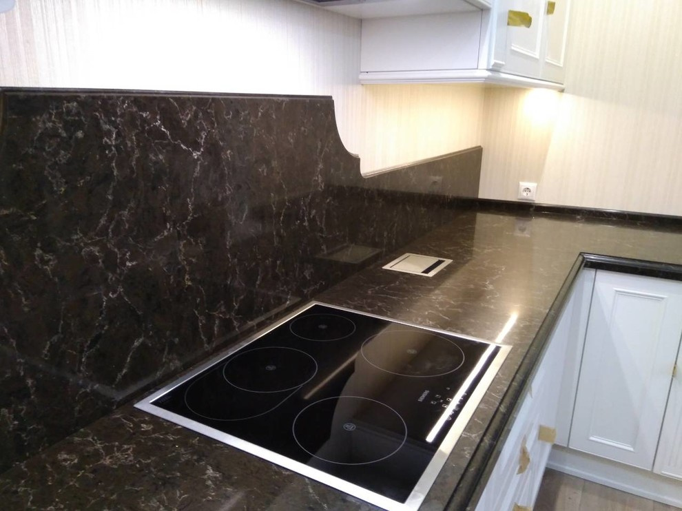 Столешница из кварцевого камня