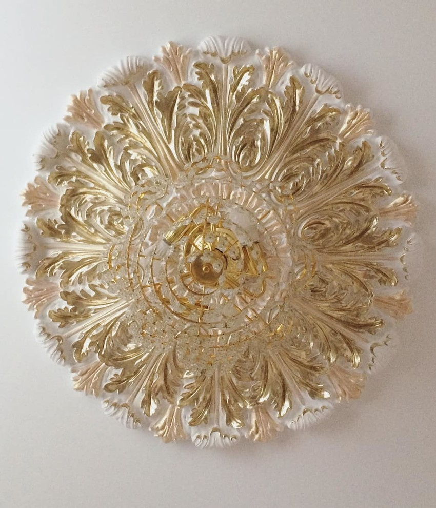 Золочение интерьера загородного коттеджа