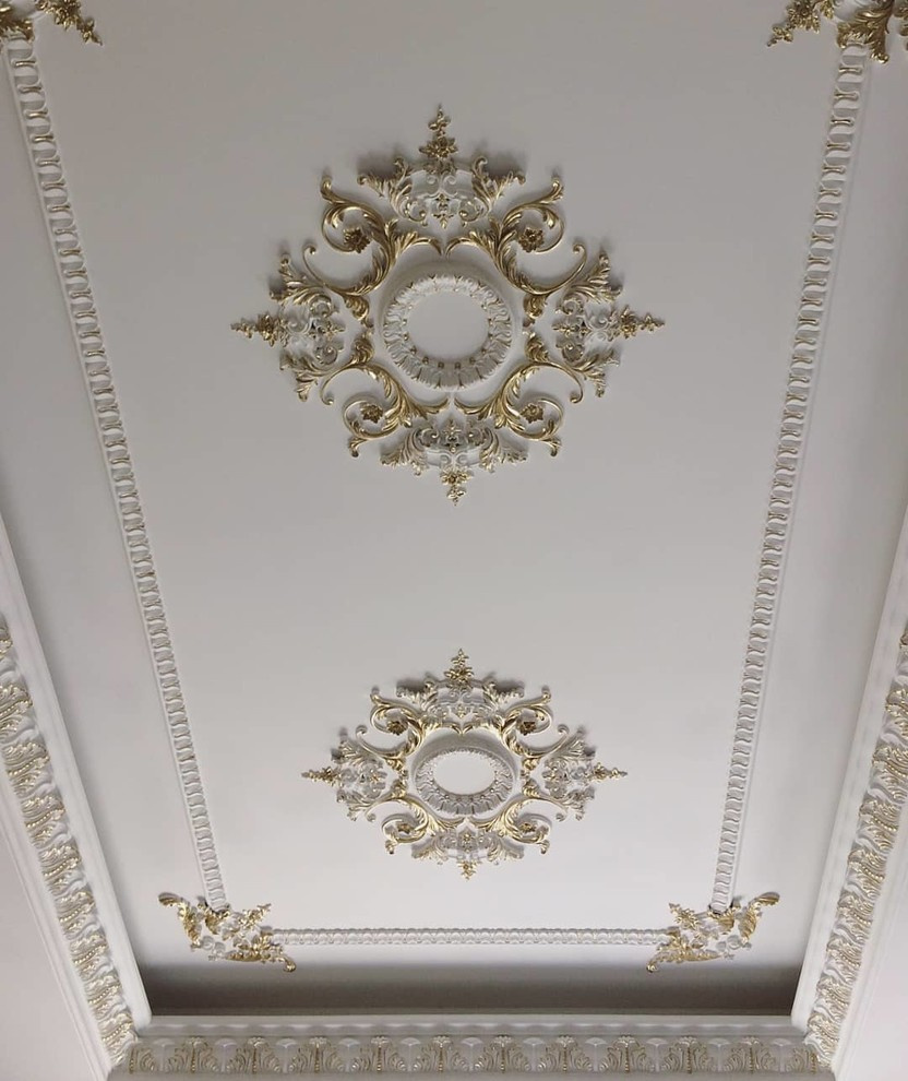 Золочение интерьера загородного коттеджа