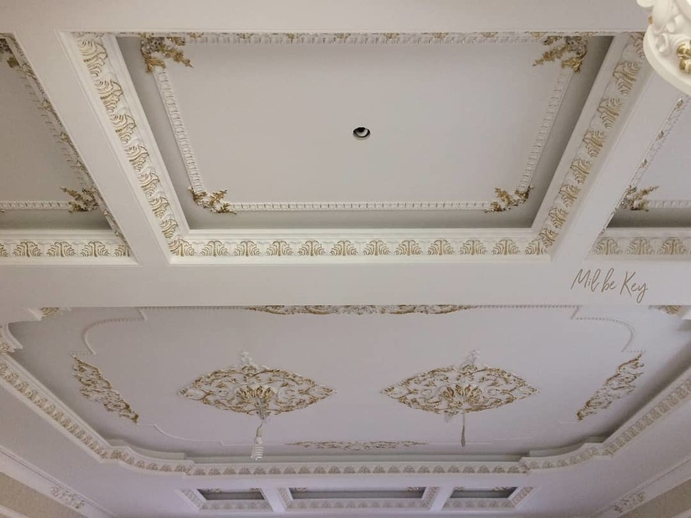 Золочение интерьера загородного коттеджа