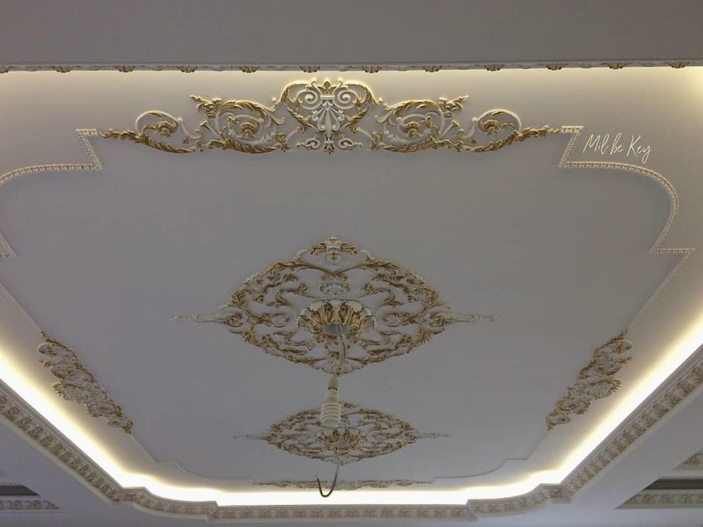 Золочение интерьера загородного коттеджа