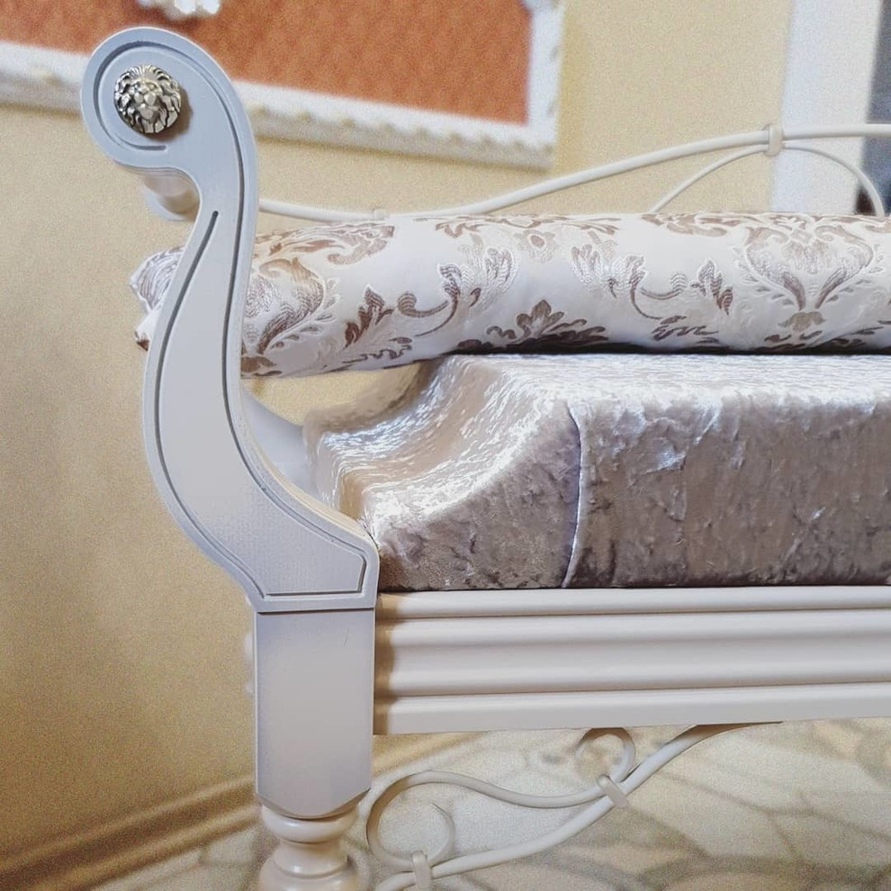 Золочение холла и мебели коттеджа