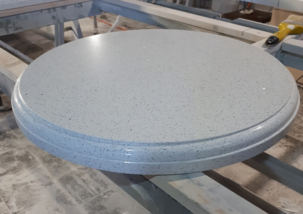 Столик из кварцевого агломерата PlazaStone (Россия)