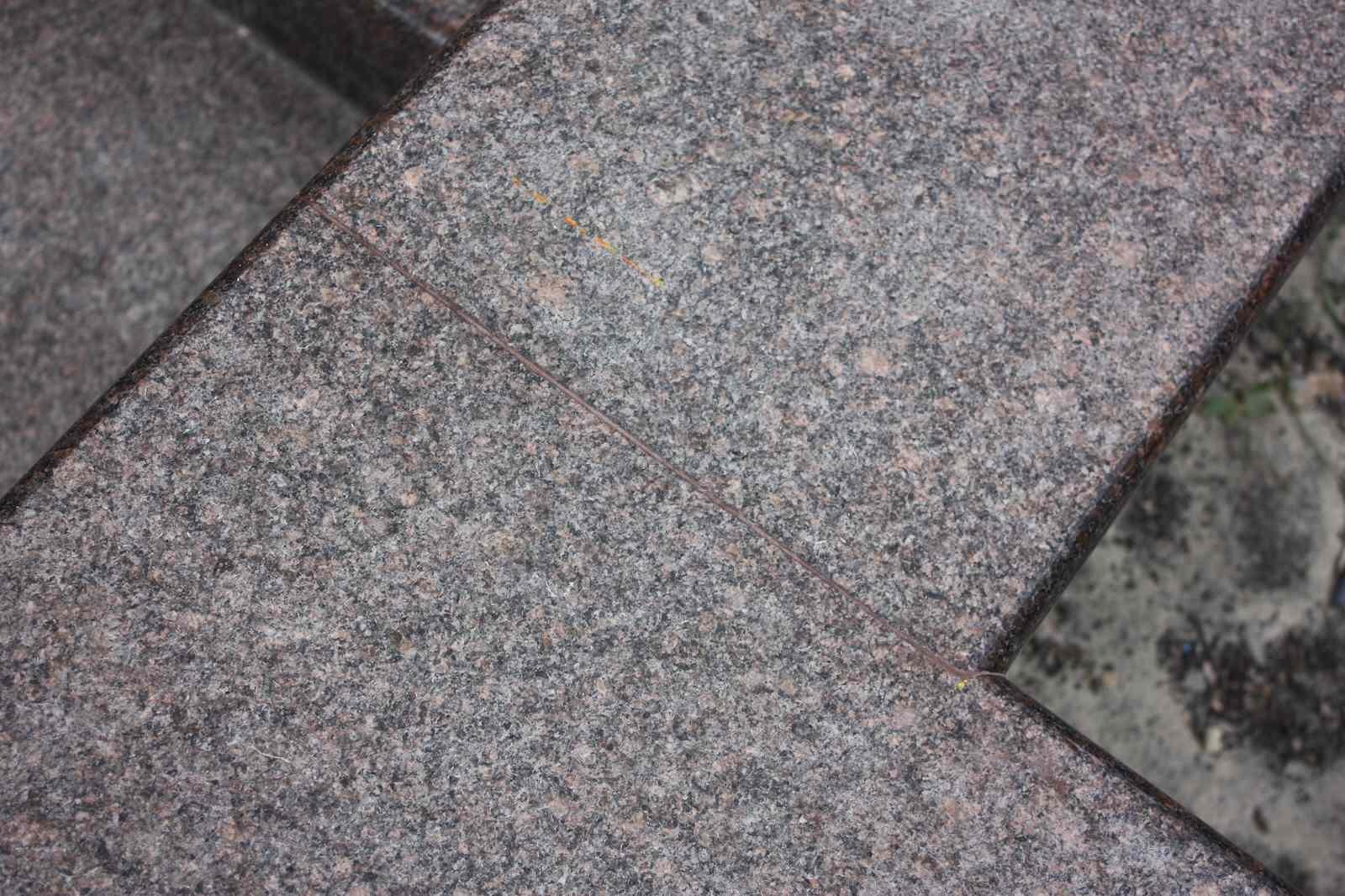 Входная группа из Карельского гранита