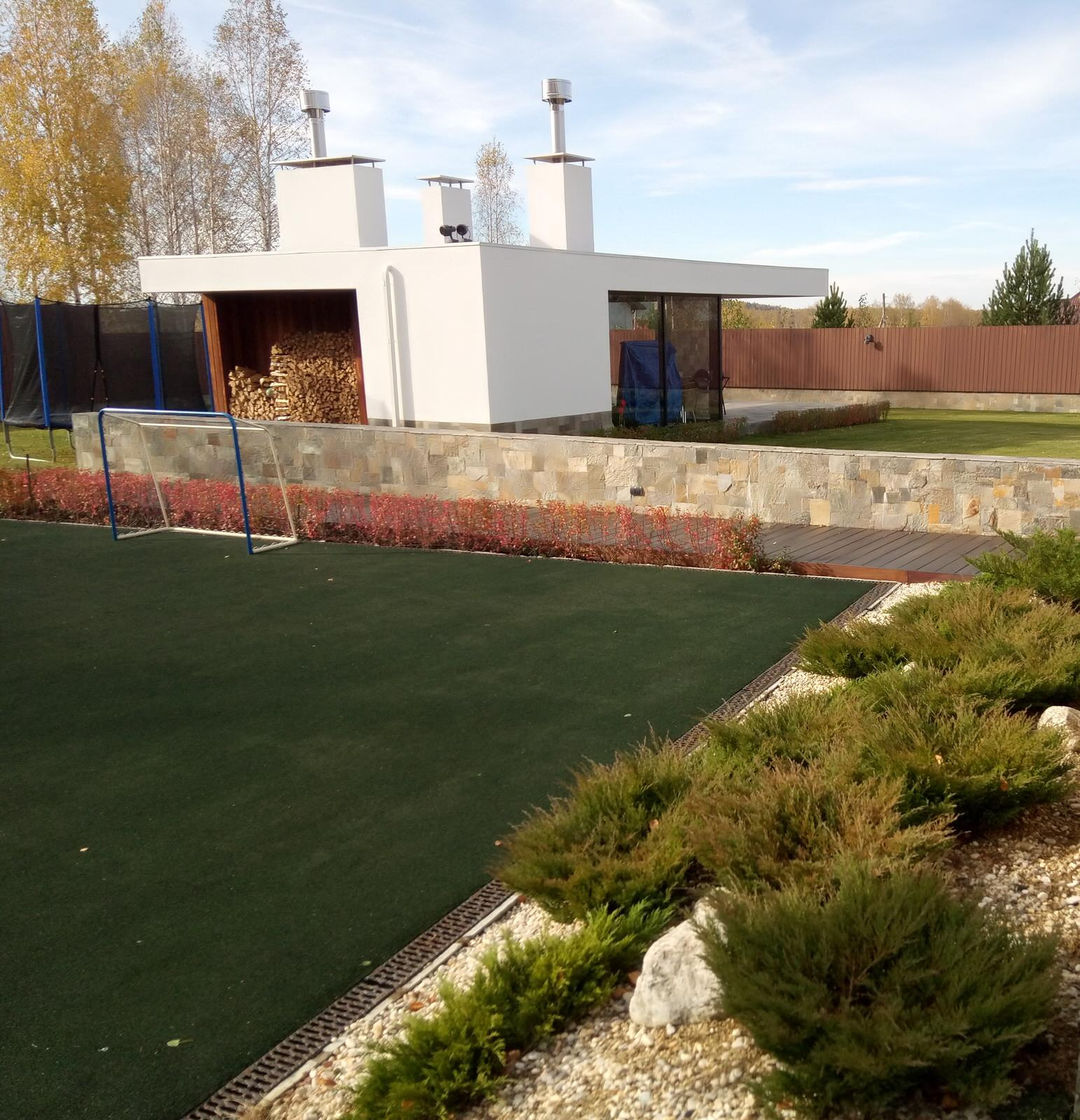 Ландшафт частной территории - г.Екатеринбург, коттеджный поселок у горы Пильной