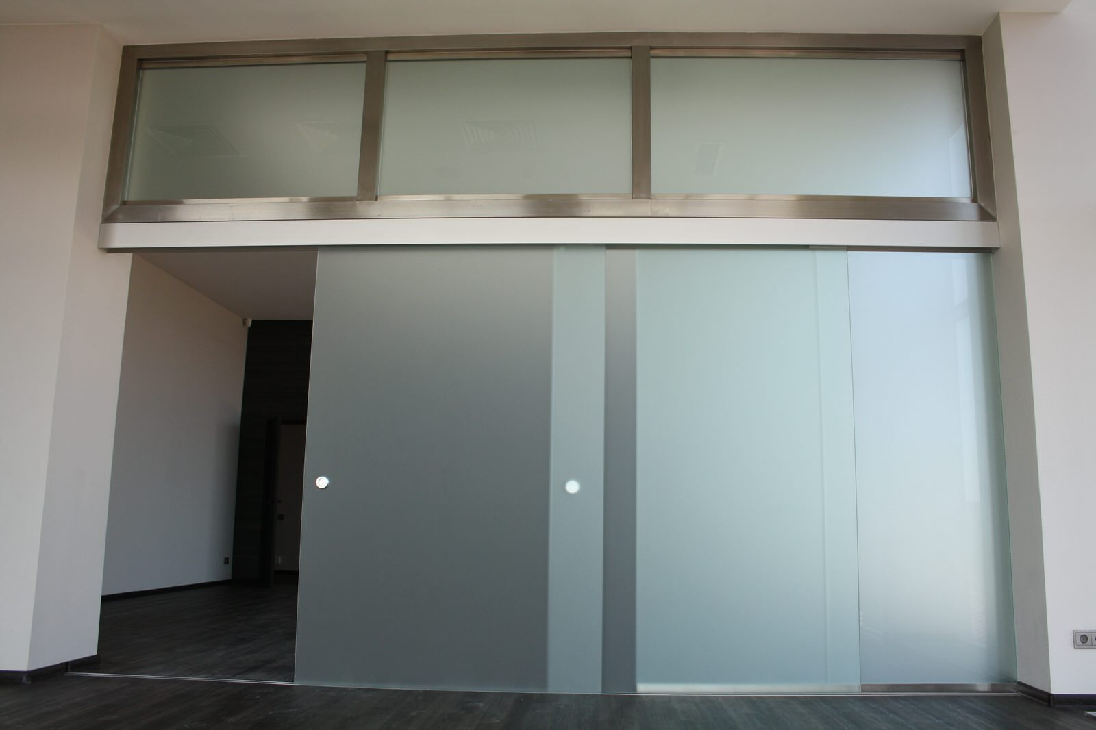 Обложка проекта: Стеклянные витражи для салонов и магазинов