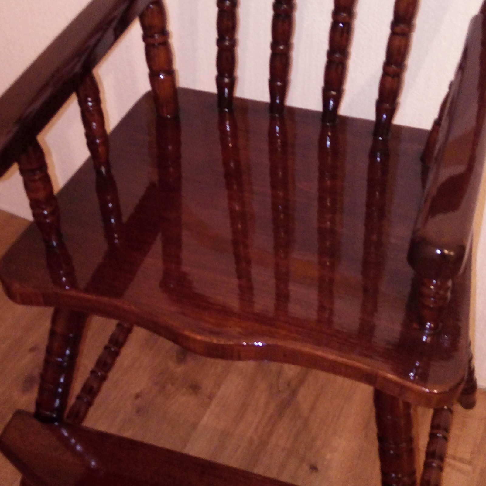 Реставрация и покраска стульев