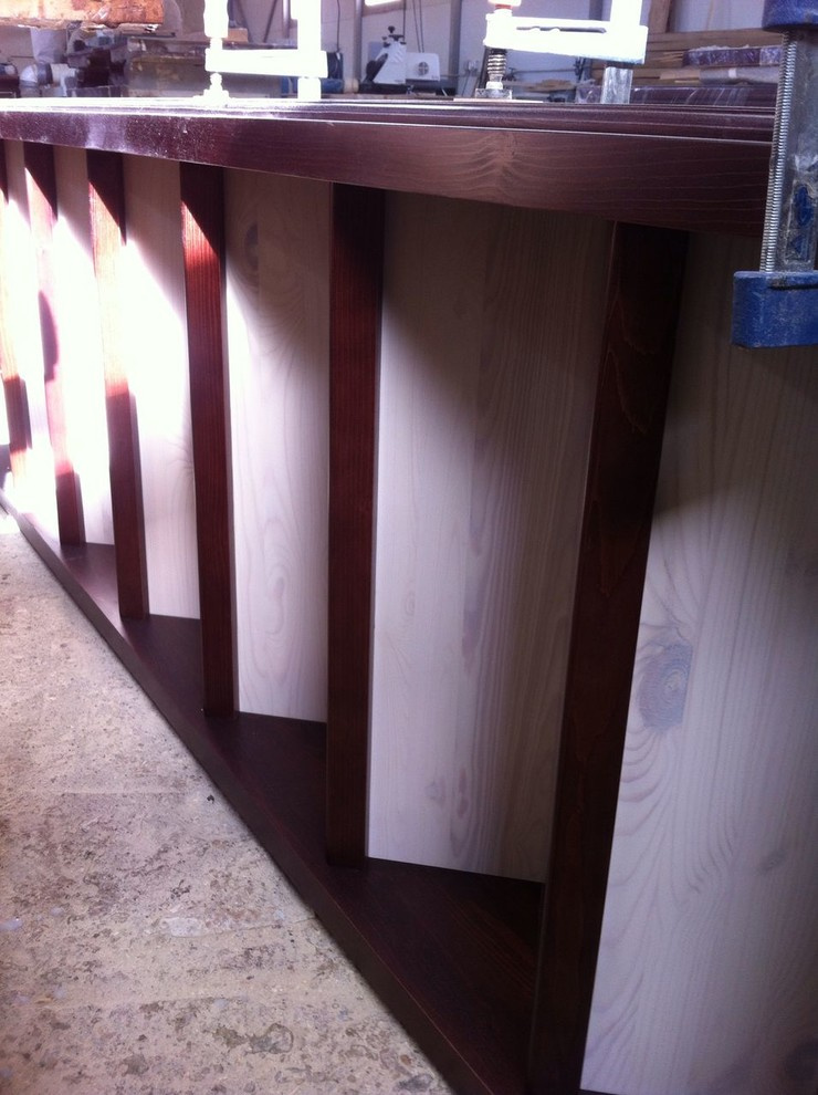 Покраска различных изделий из массива