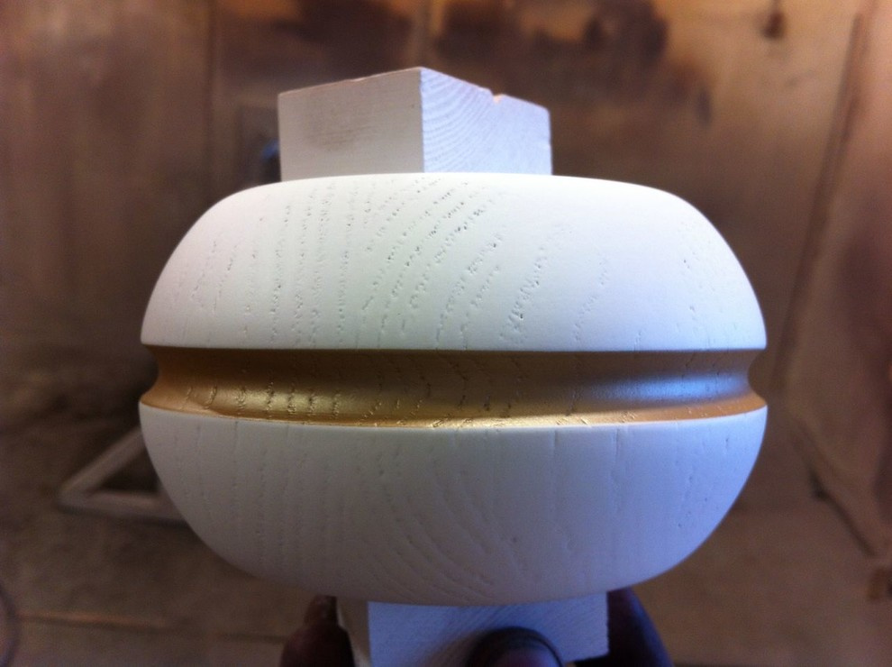 Покраска различных изделий из массива