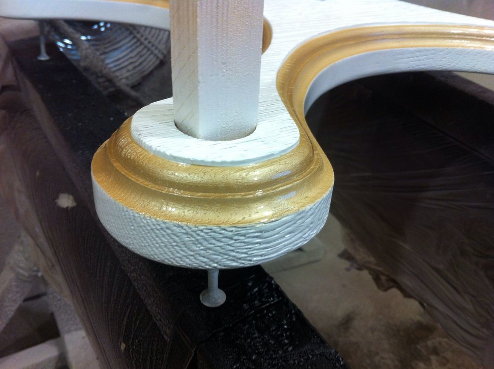 Покраска различных изделий из массива