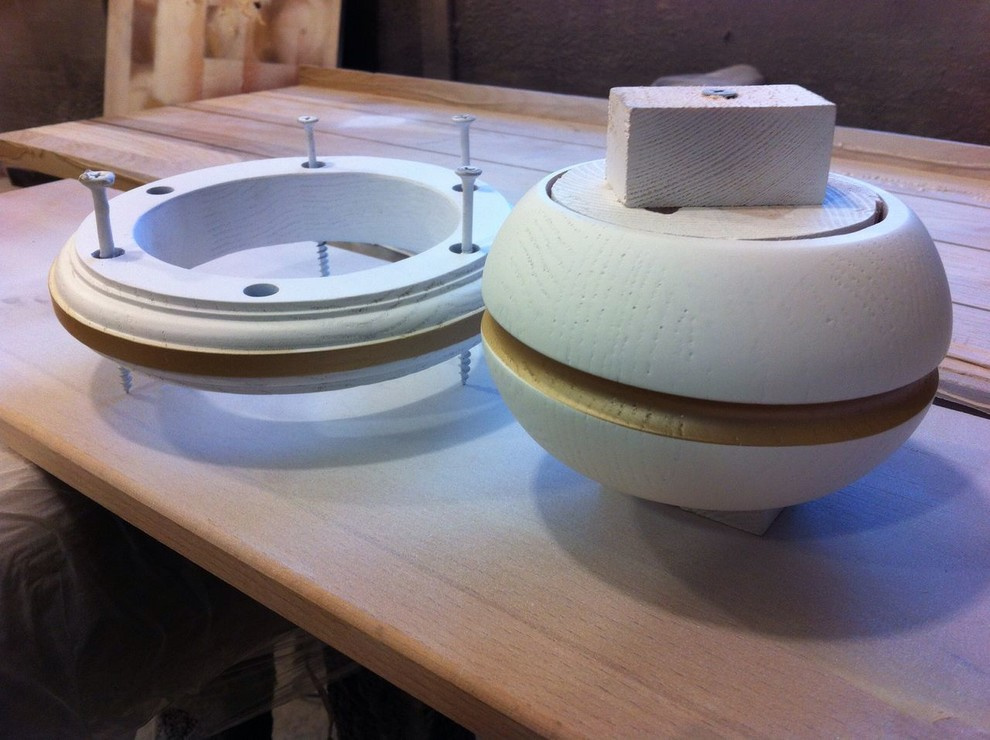 Покраска различных изделий из массива