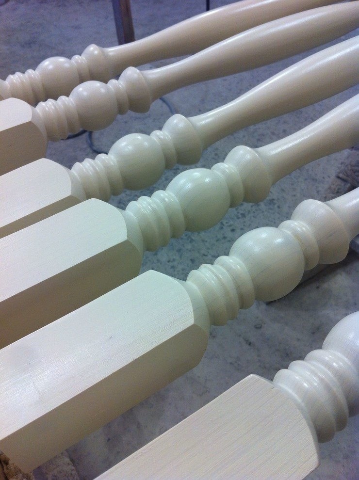 Покраска различных изделий из массива