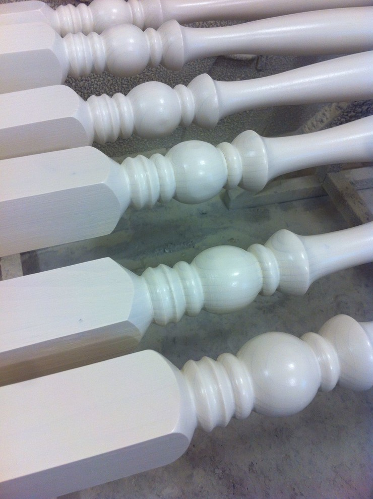 Покраска различных изделий из массива